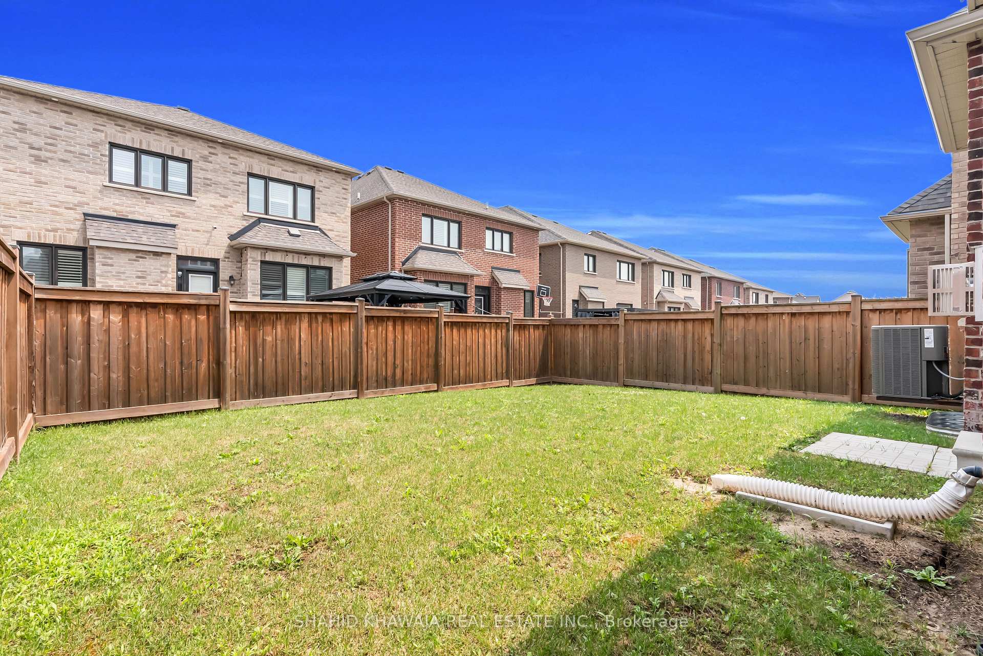 1221 Raspberry Terrace