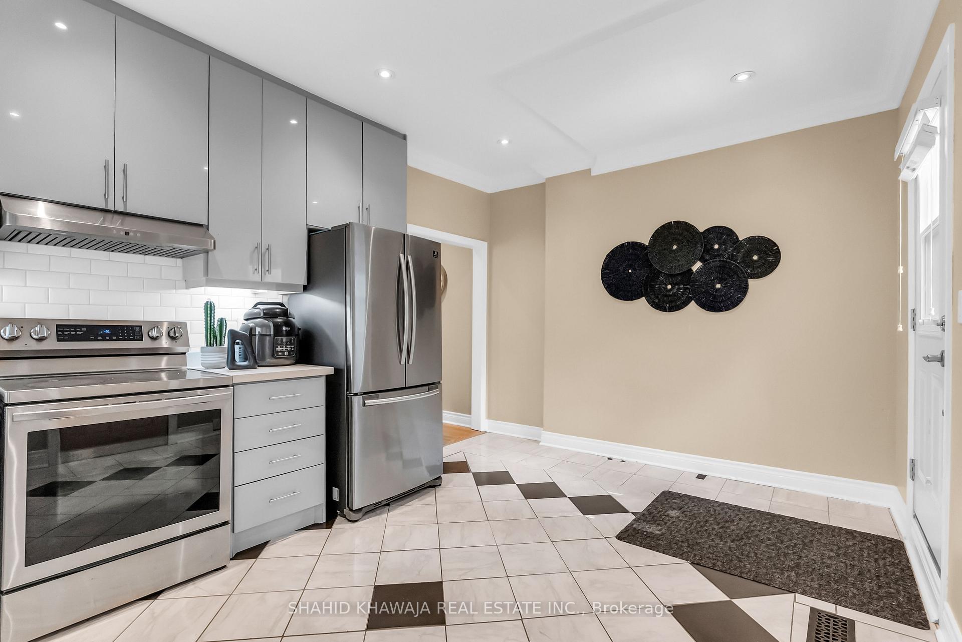 58 Pauline Avenue, Toronto W02