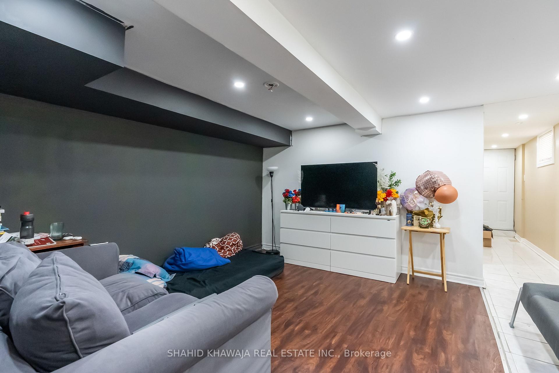 58 Pauline Avenue, Toronto W02
