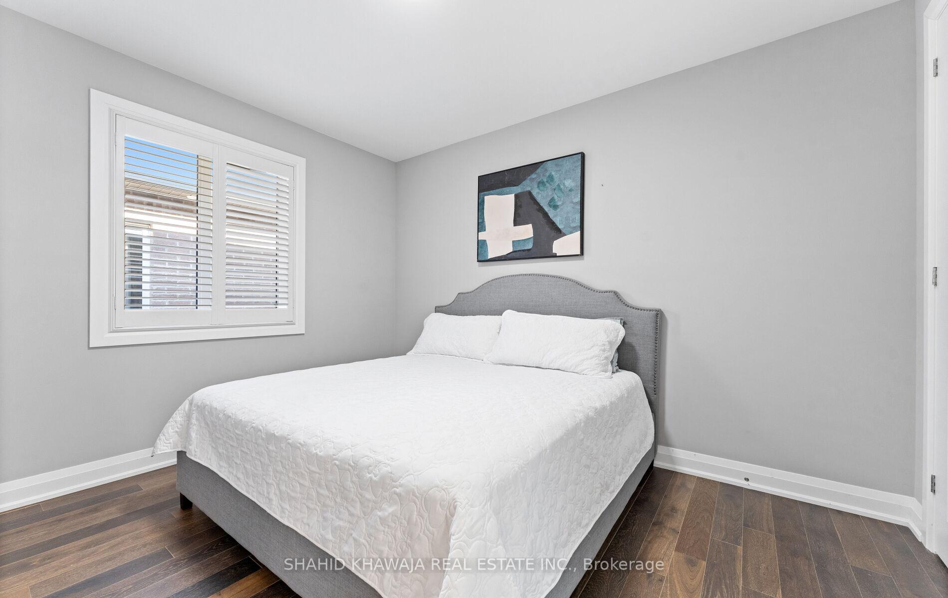 1355 Basswood Crescent