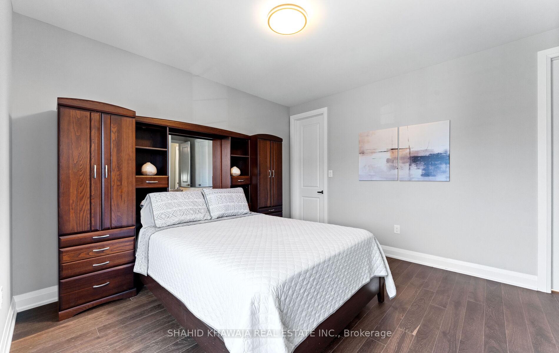 1355 Basswood Crescent