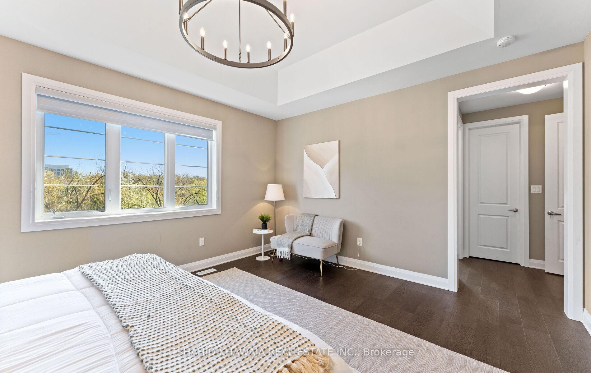 1355 Basswood Crescent