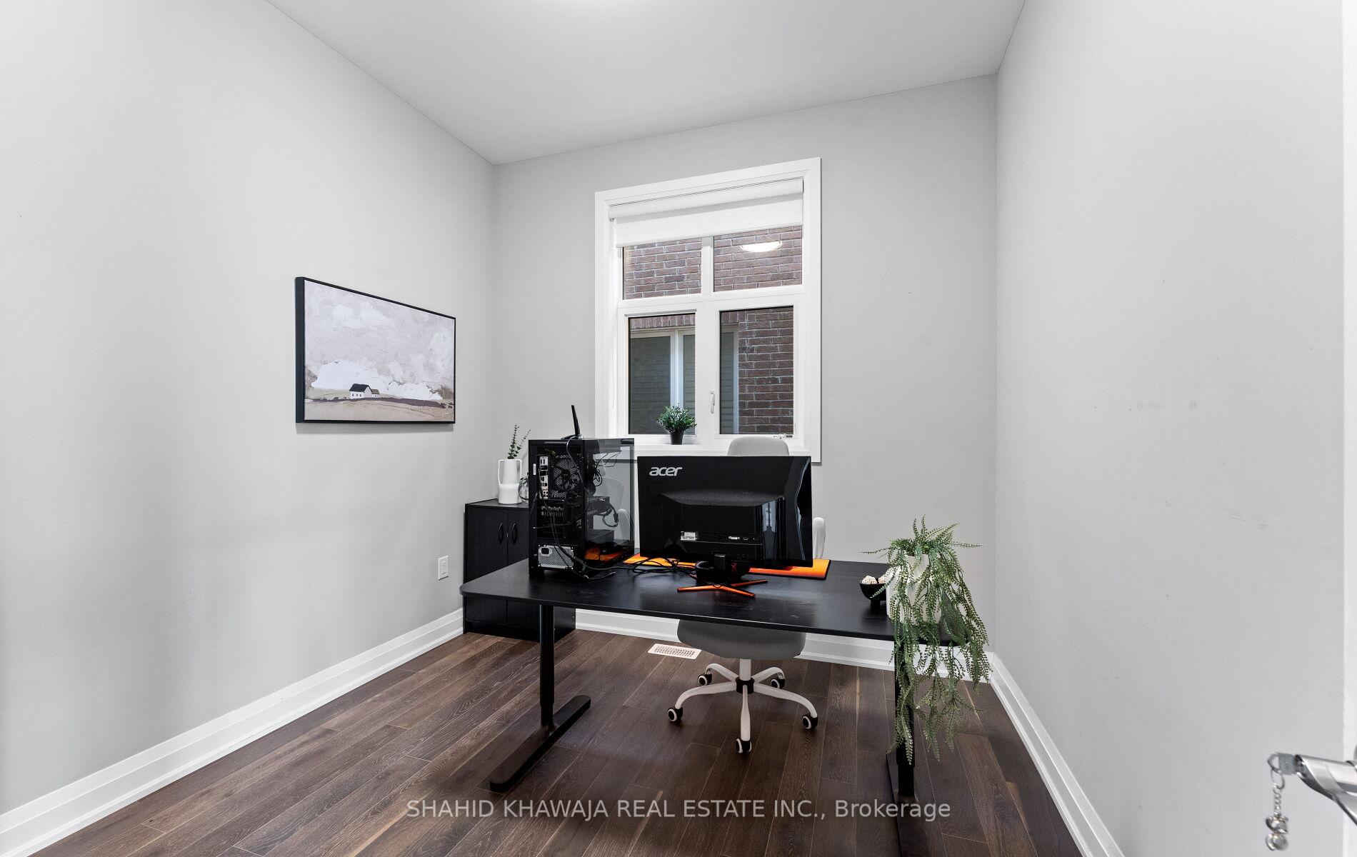 1355 Basswood Crescent