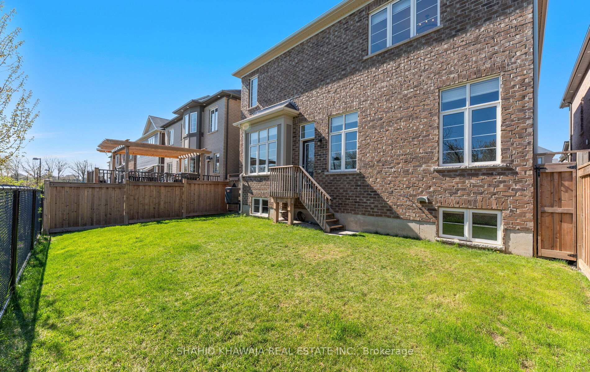 1355 Basswood Crescent