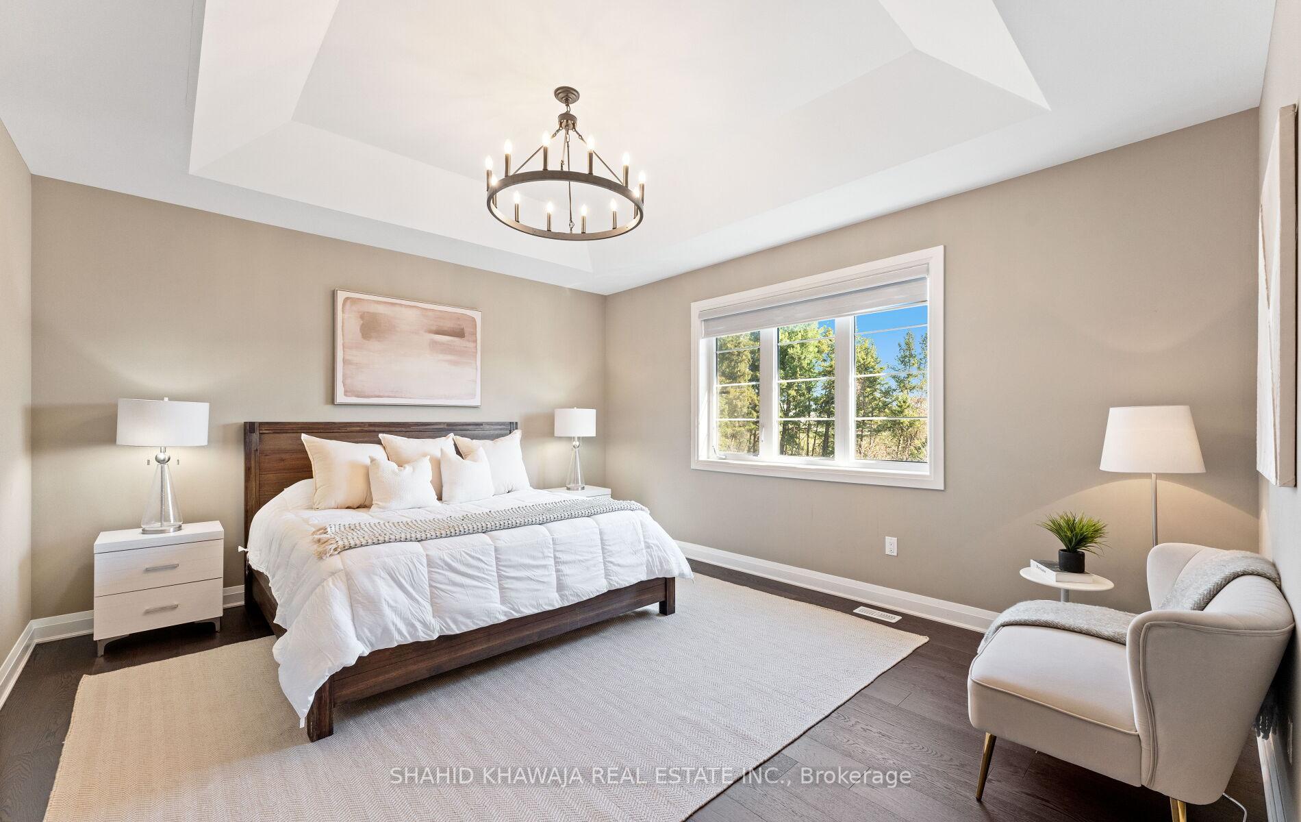 1355 Basswood Crescent