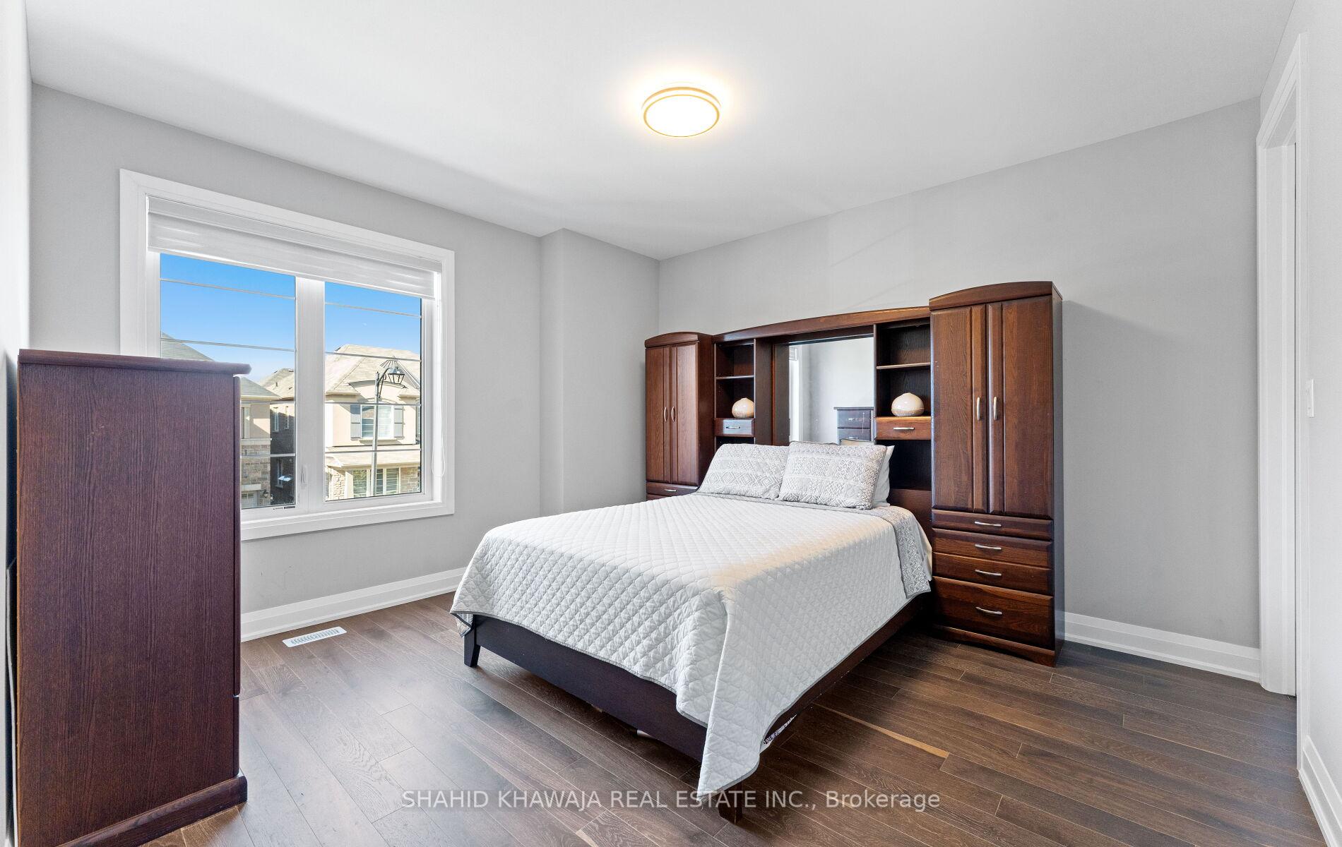 1355 Basswood Crescent