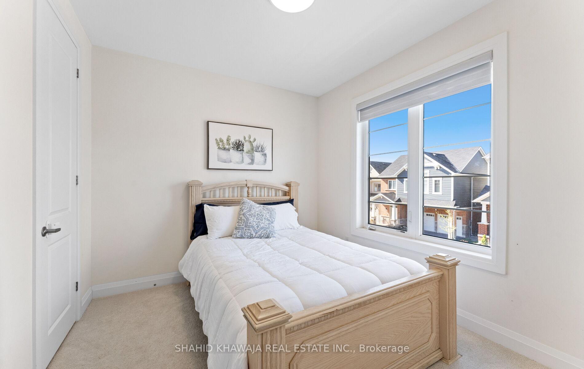 1355 Basswood Crescent