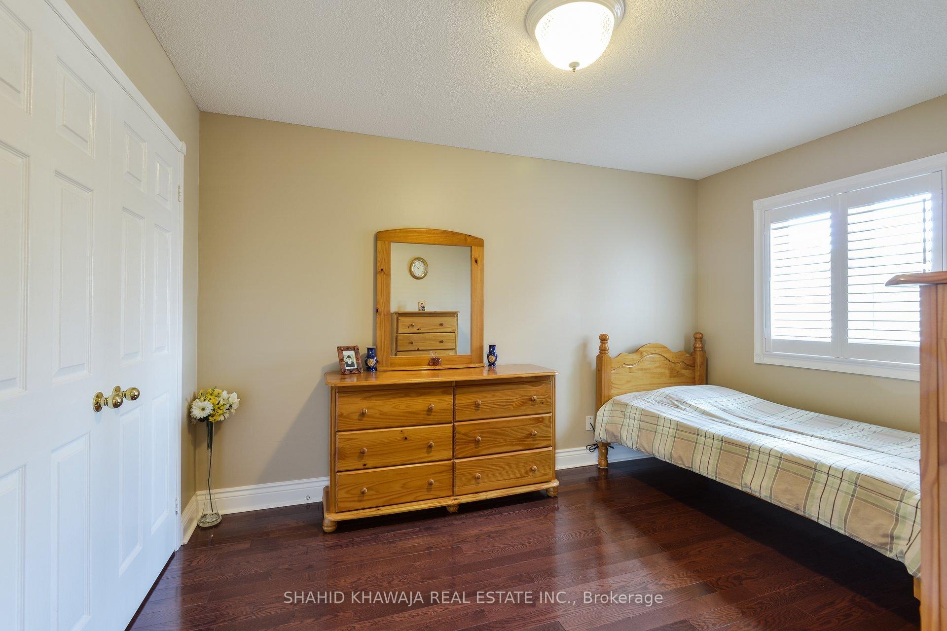 5623 Cortina Crescent