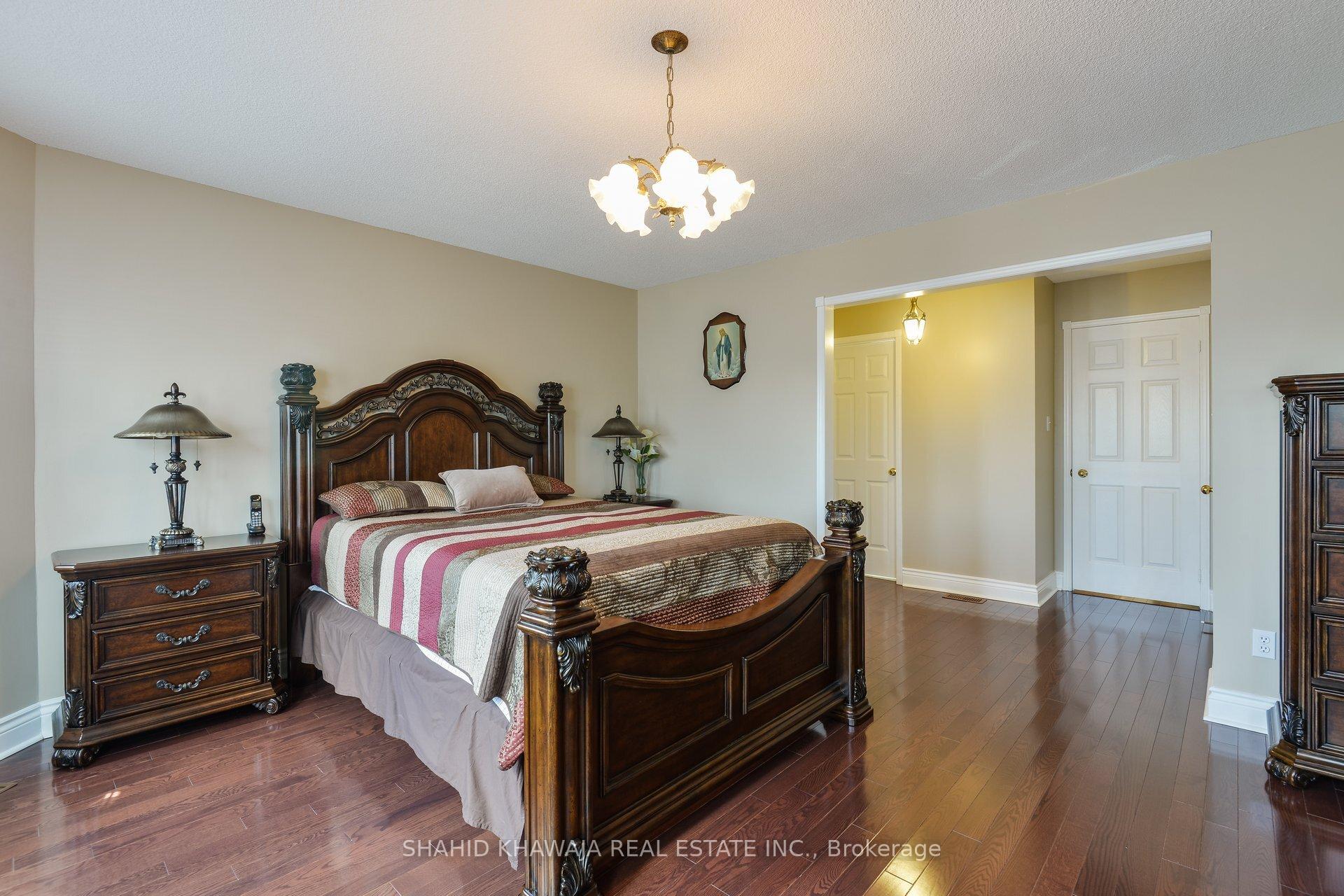 5623 Cortina Crescent