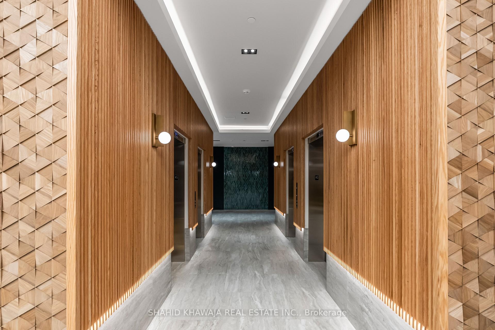 2485 Eglinton Ave Avenue W 1415