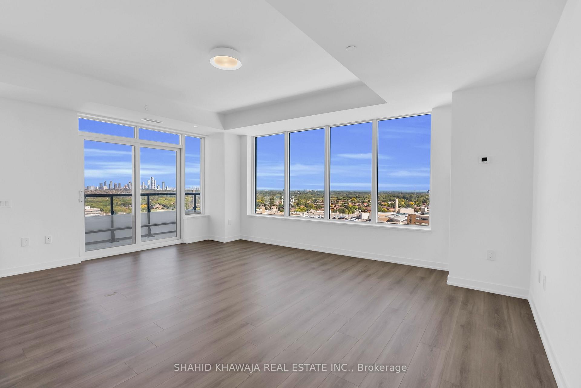 2485 Eglinton Ave Avenue W 1415