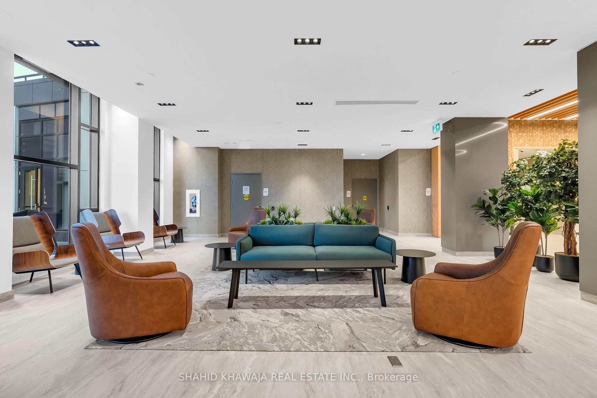 2485 Eglinton Ave Avenue W 1415