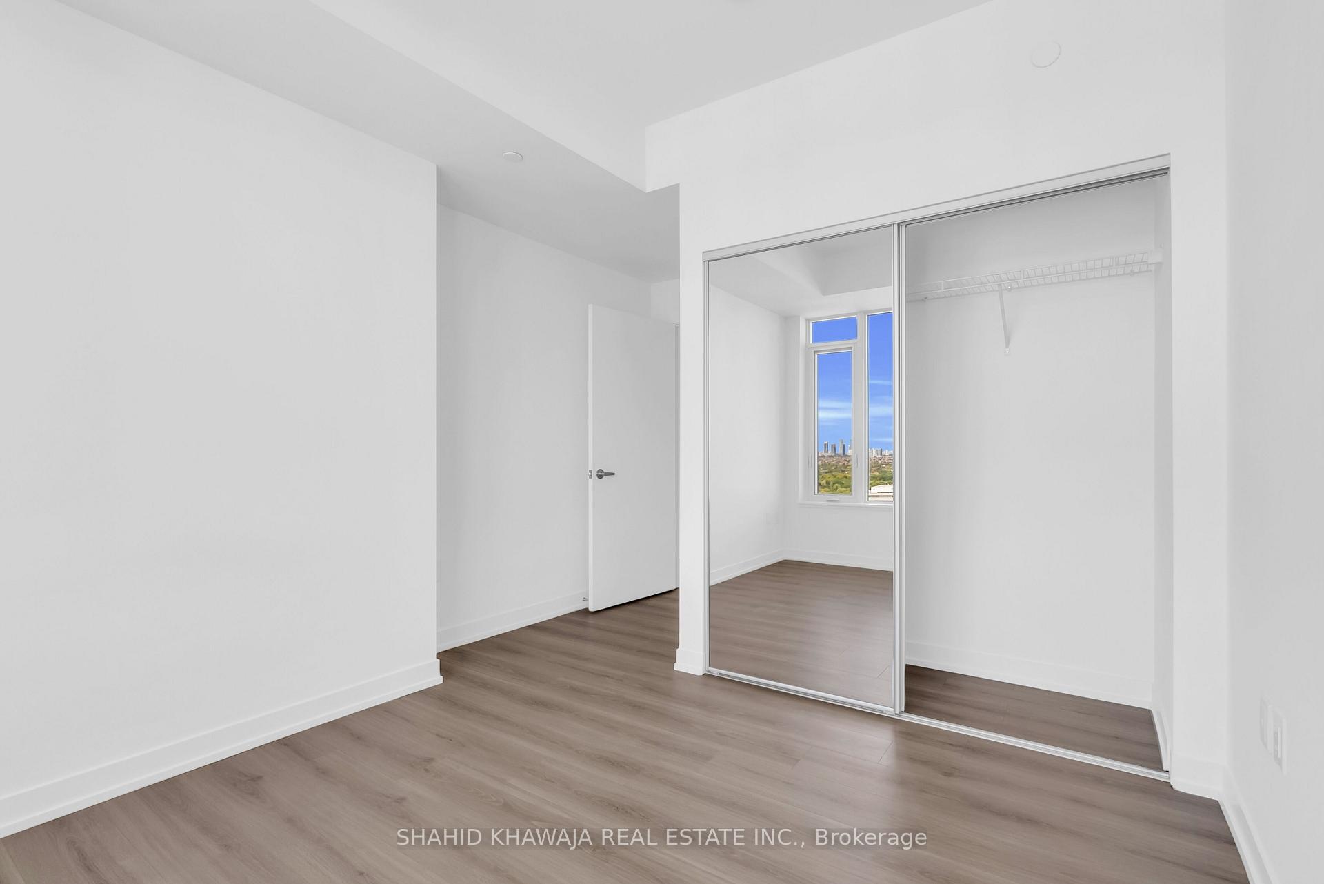 2485 Eglinton Ave Avenue W 1415