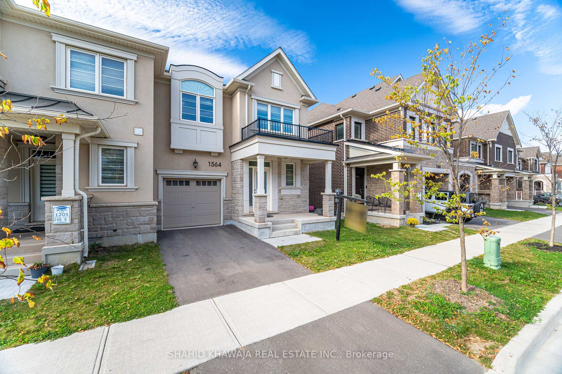 1564 Moira Crescent