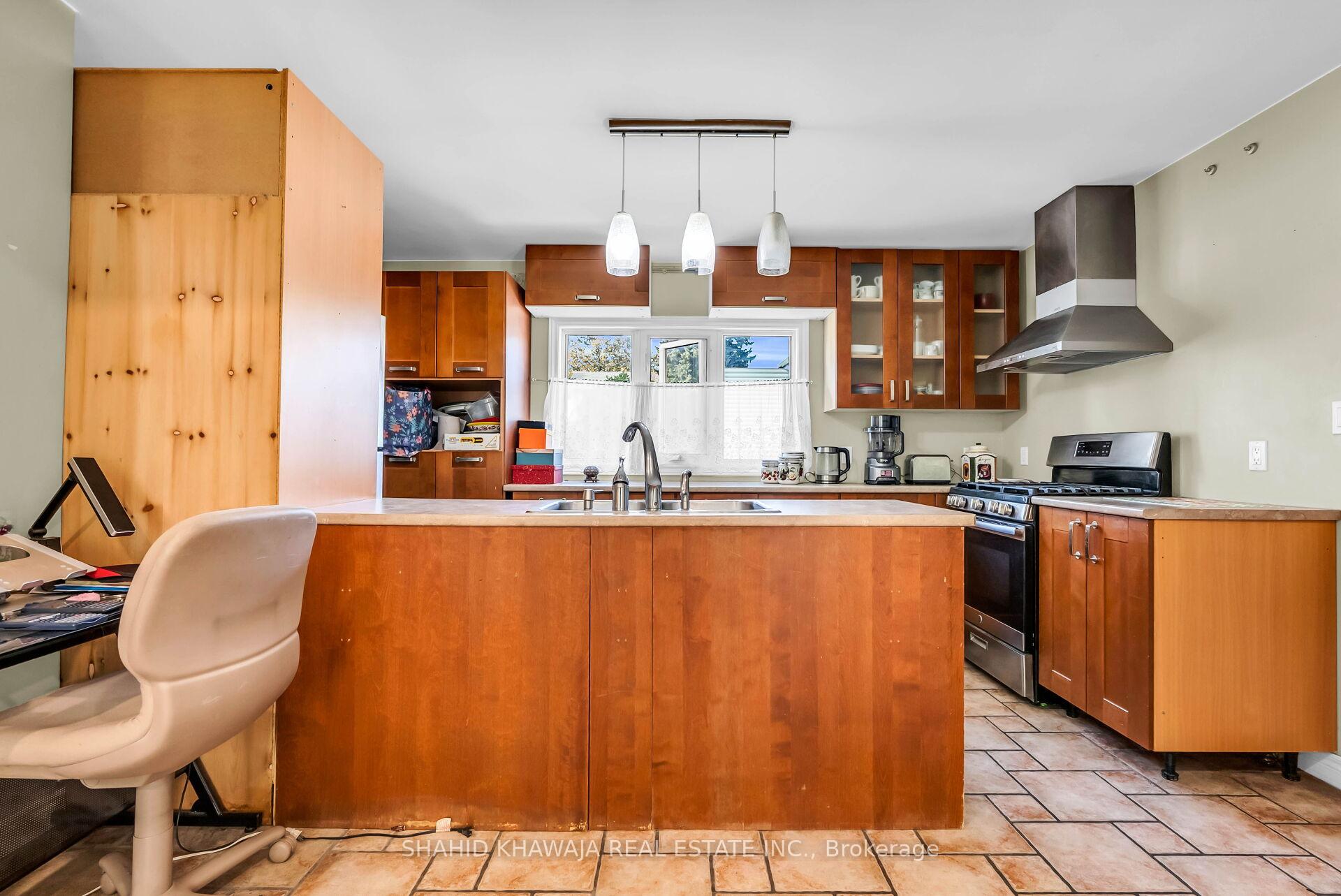 76 Ridge Drive