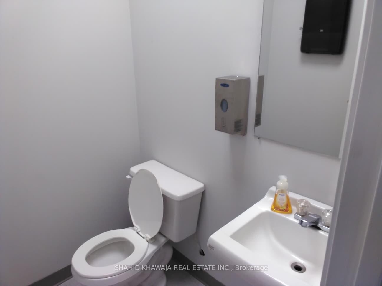 4060 Ridgeway Drive 4