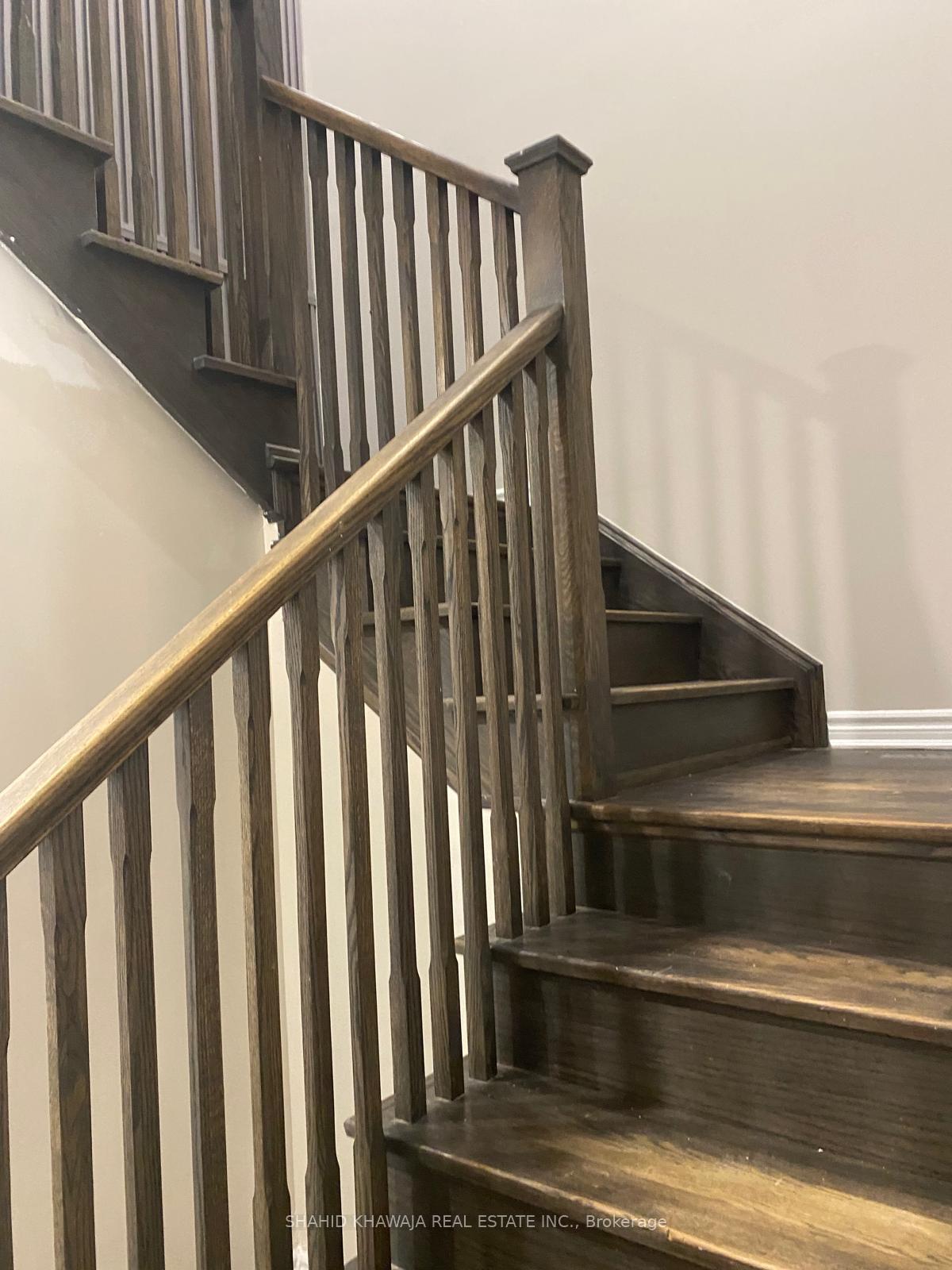 1534 Tamarack Point, Milton