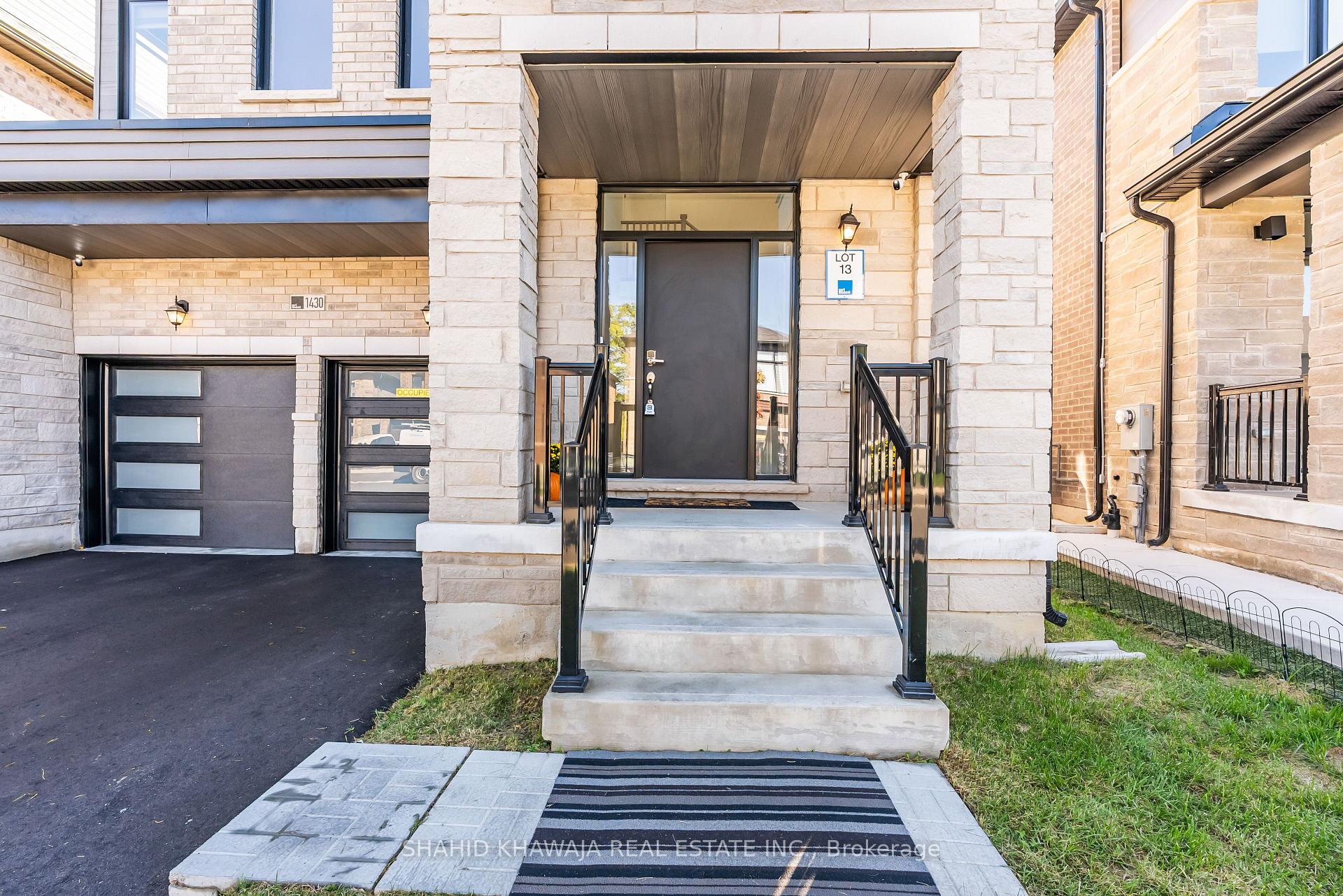 1430 Wellwood Terrace