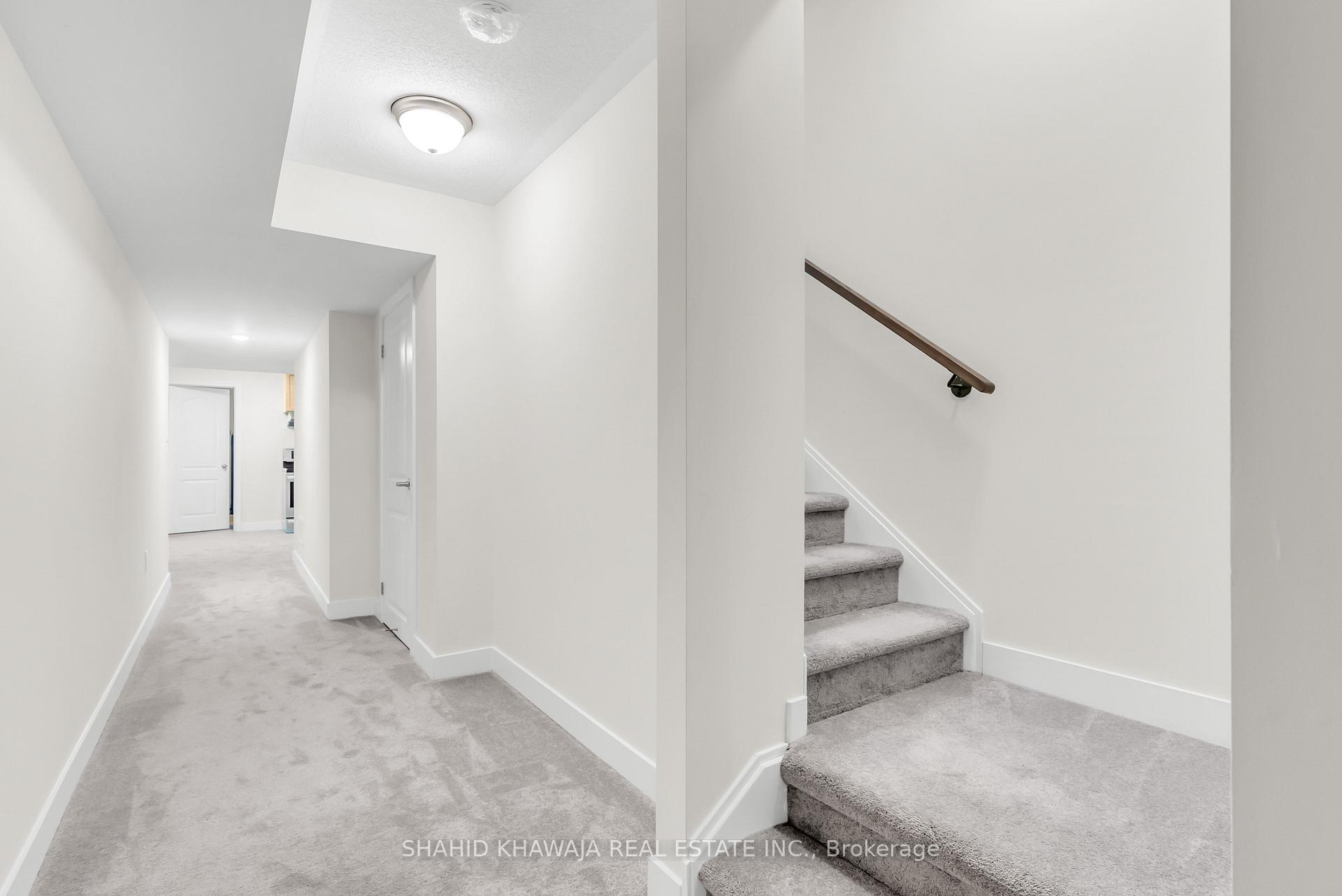 1430 Wellwood Terrace