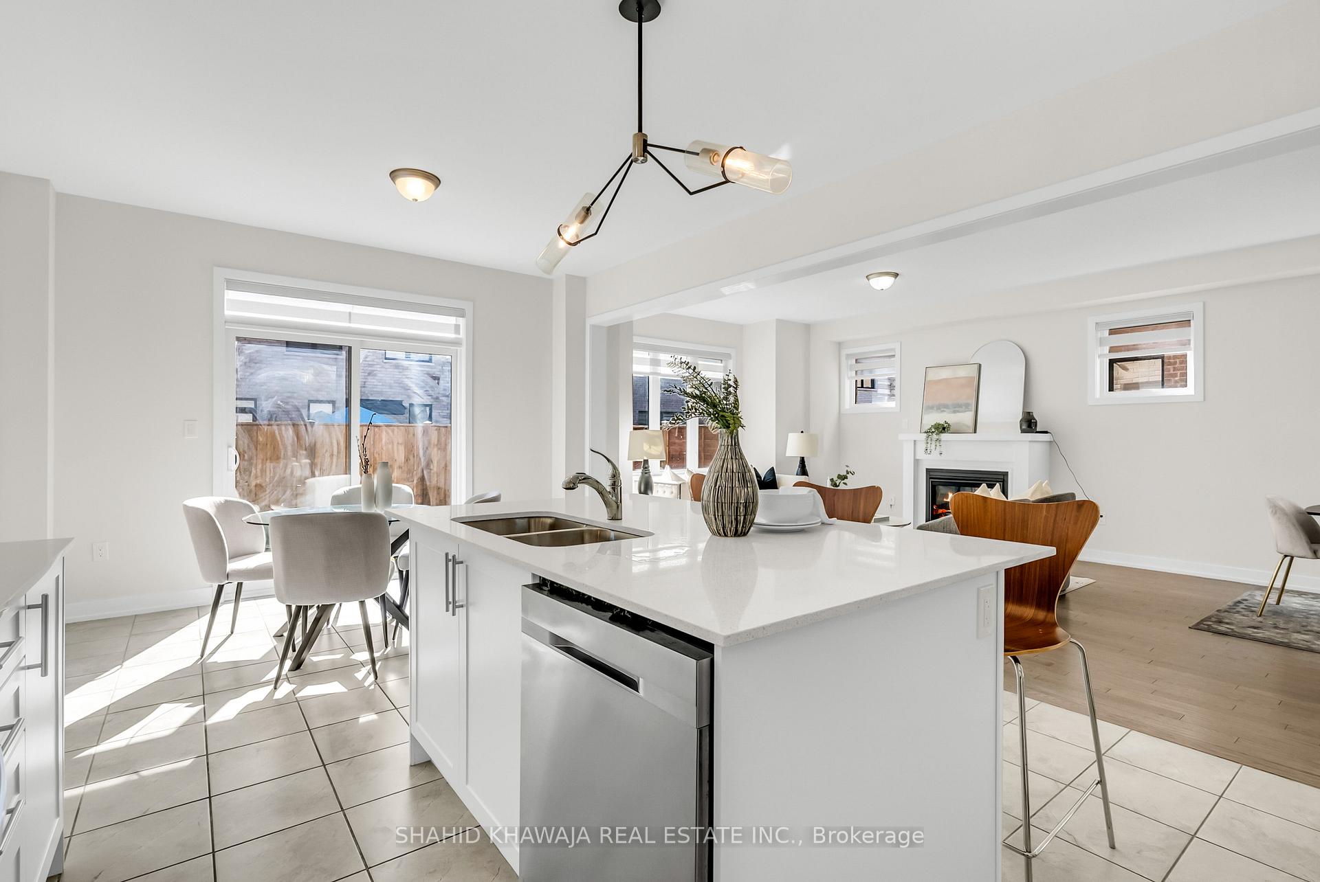 1430 Wellwood Terrace