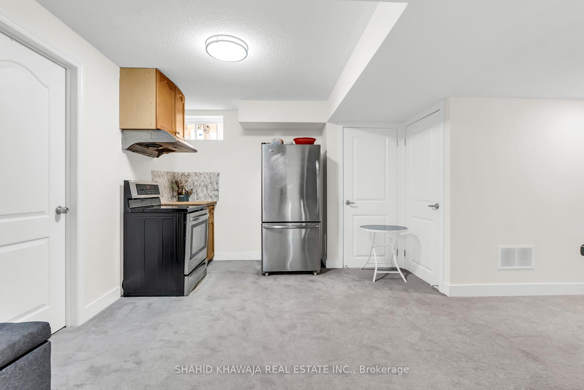 1430 Wellwood Terrace