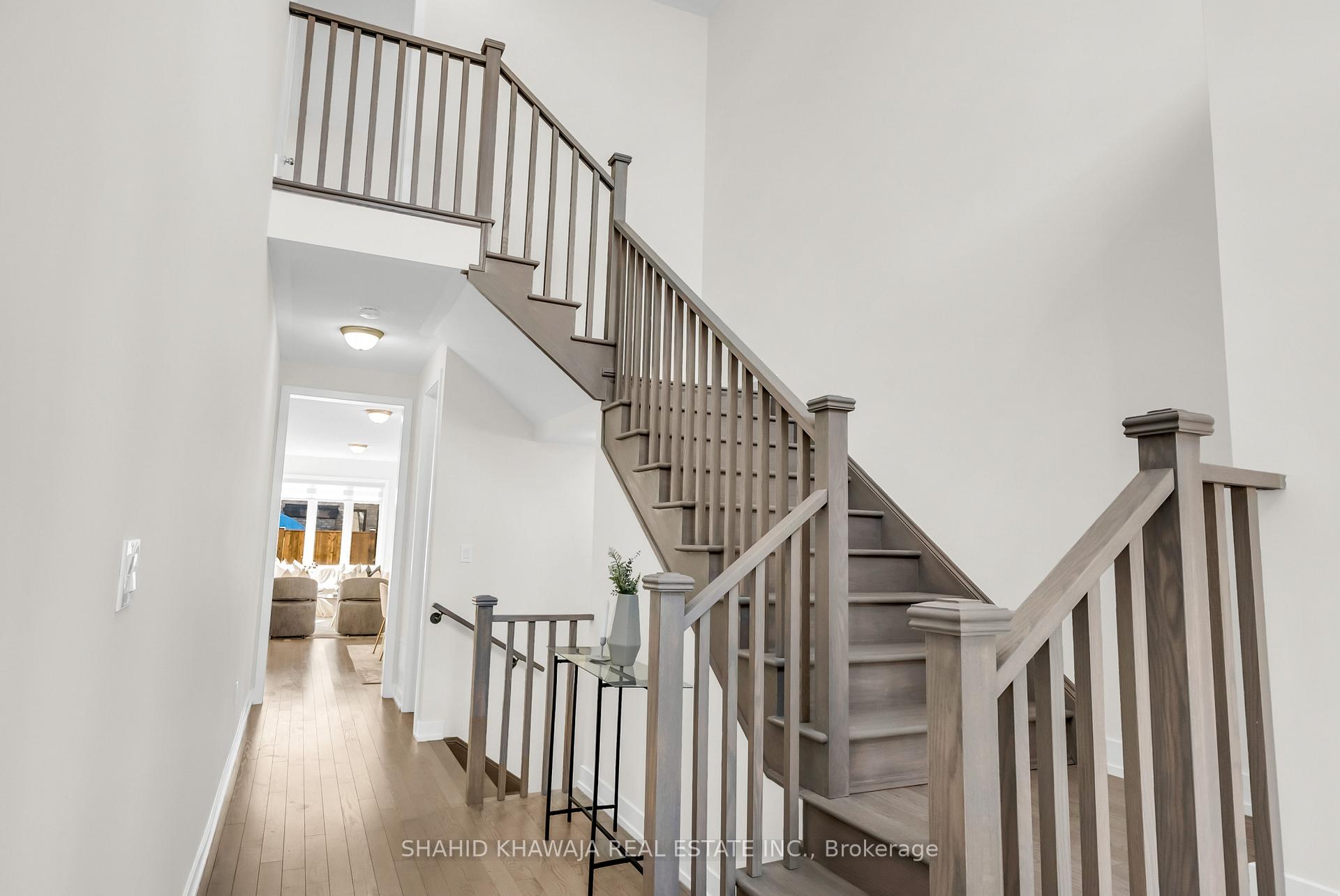 1430 Wellwood Terrace