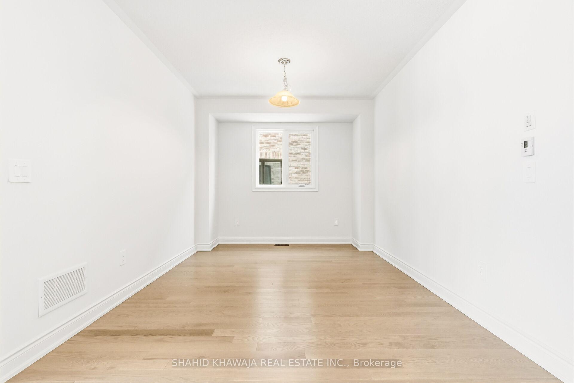 61 Circleview Crescent