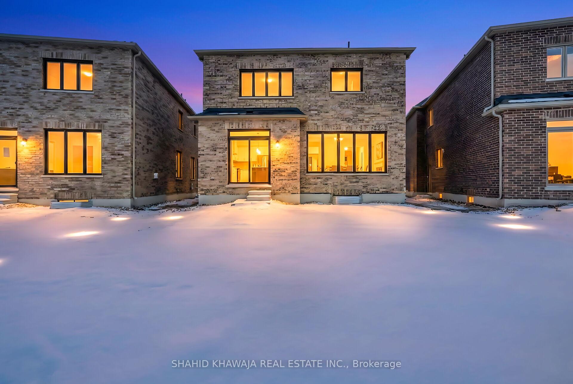 61 Circleview Crescent