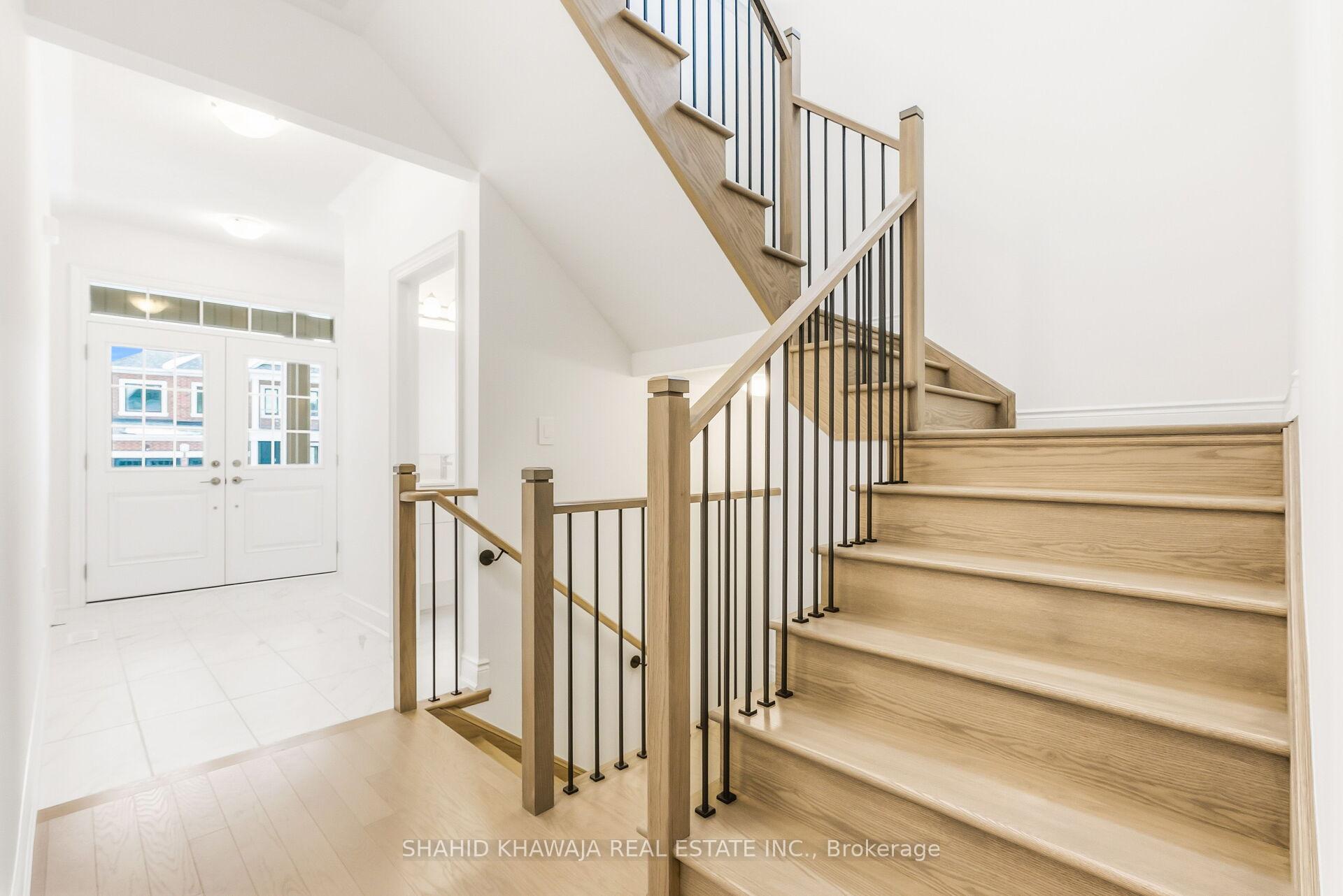 61 Circleview Crescent