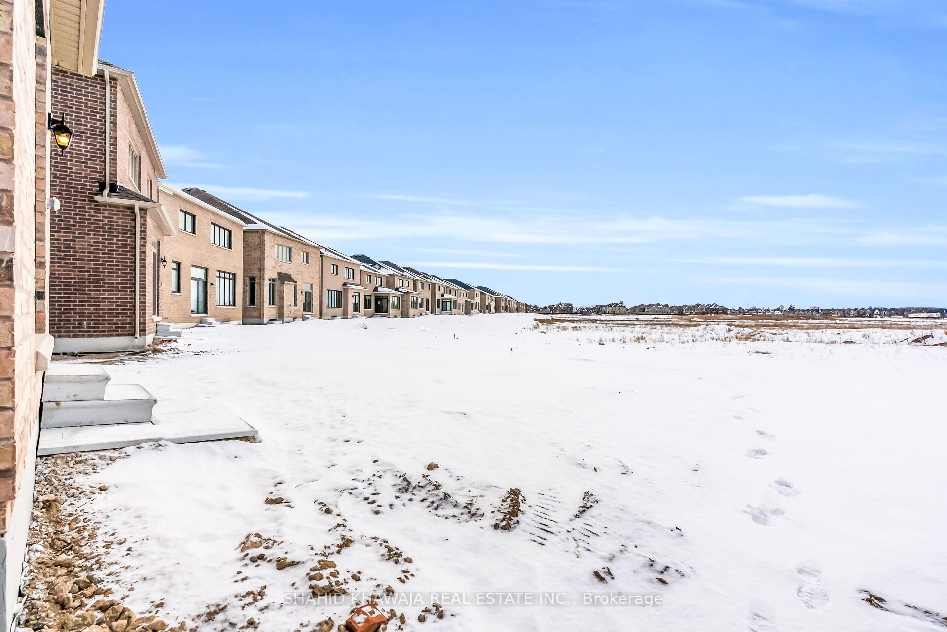 61 Circleview Crescent