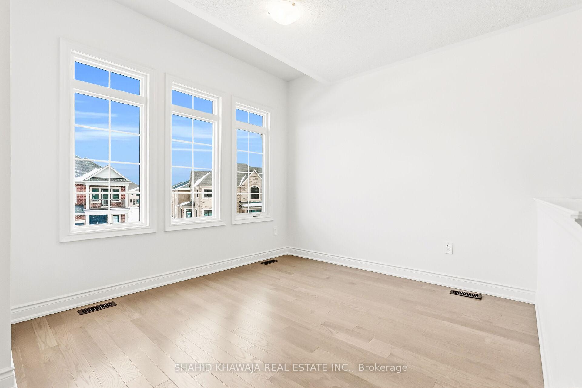 61 Circleview Crescent