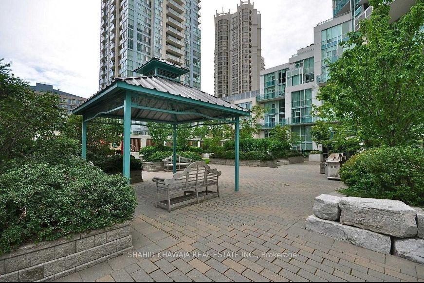 220 Burnhamthorpe Road W 3307