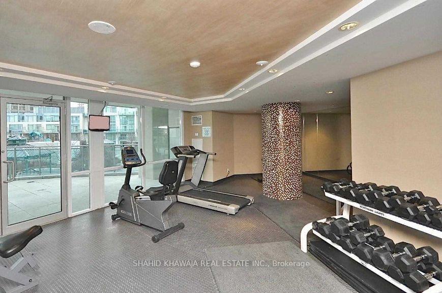 220 Burnhamthorpe Road W 3307