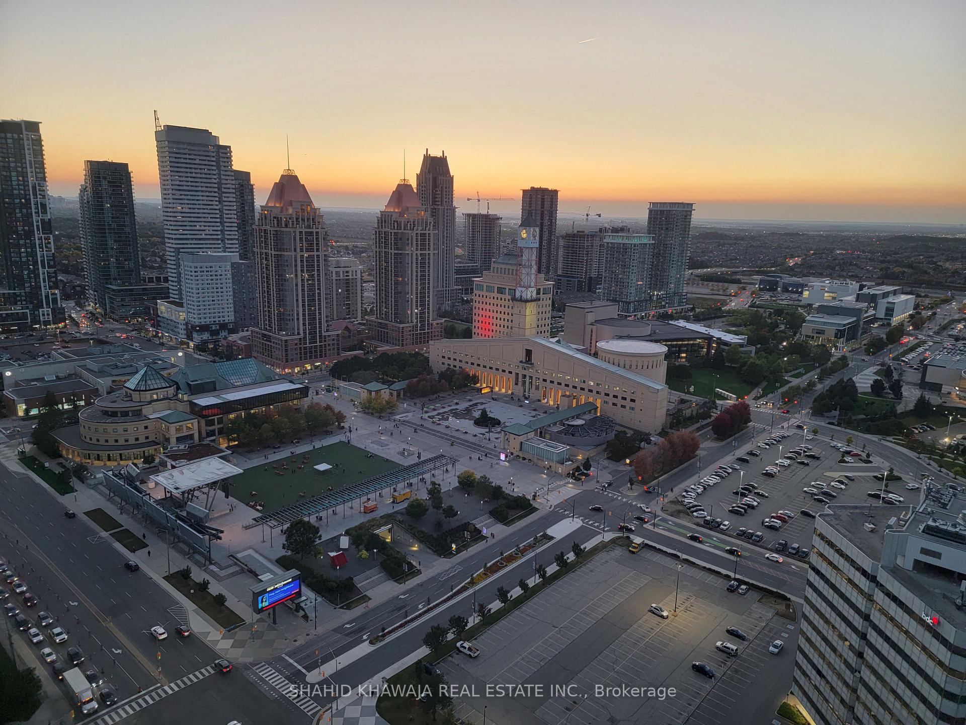 220 Burnhamthorpe Road W 3307