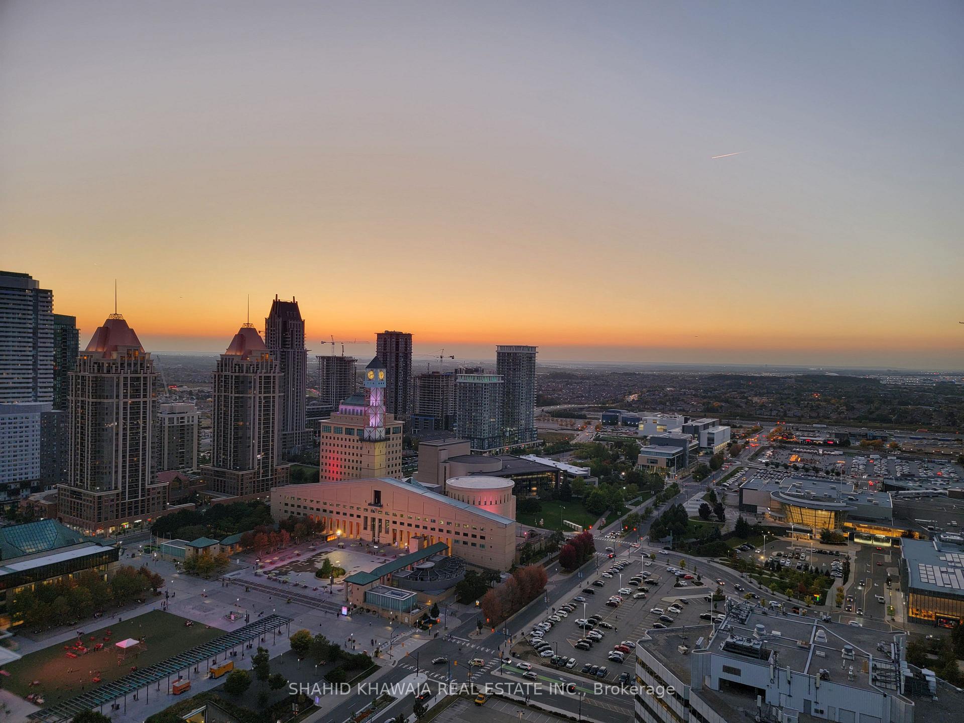 220 Burnhamthorpe Road W 3307