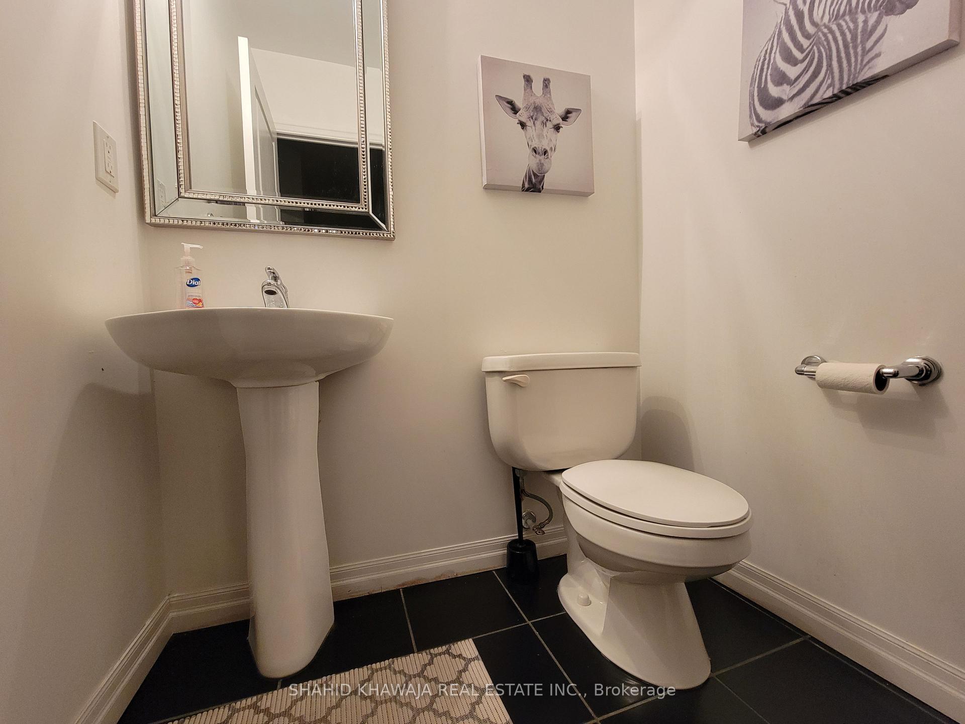 220 Burnhamthorpe Road W 3307