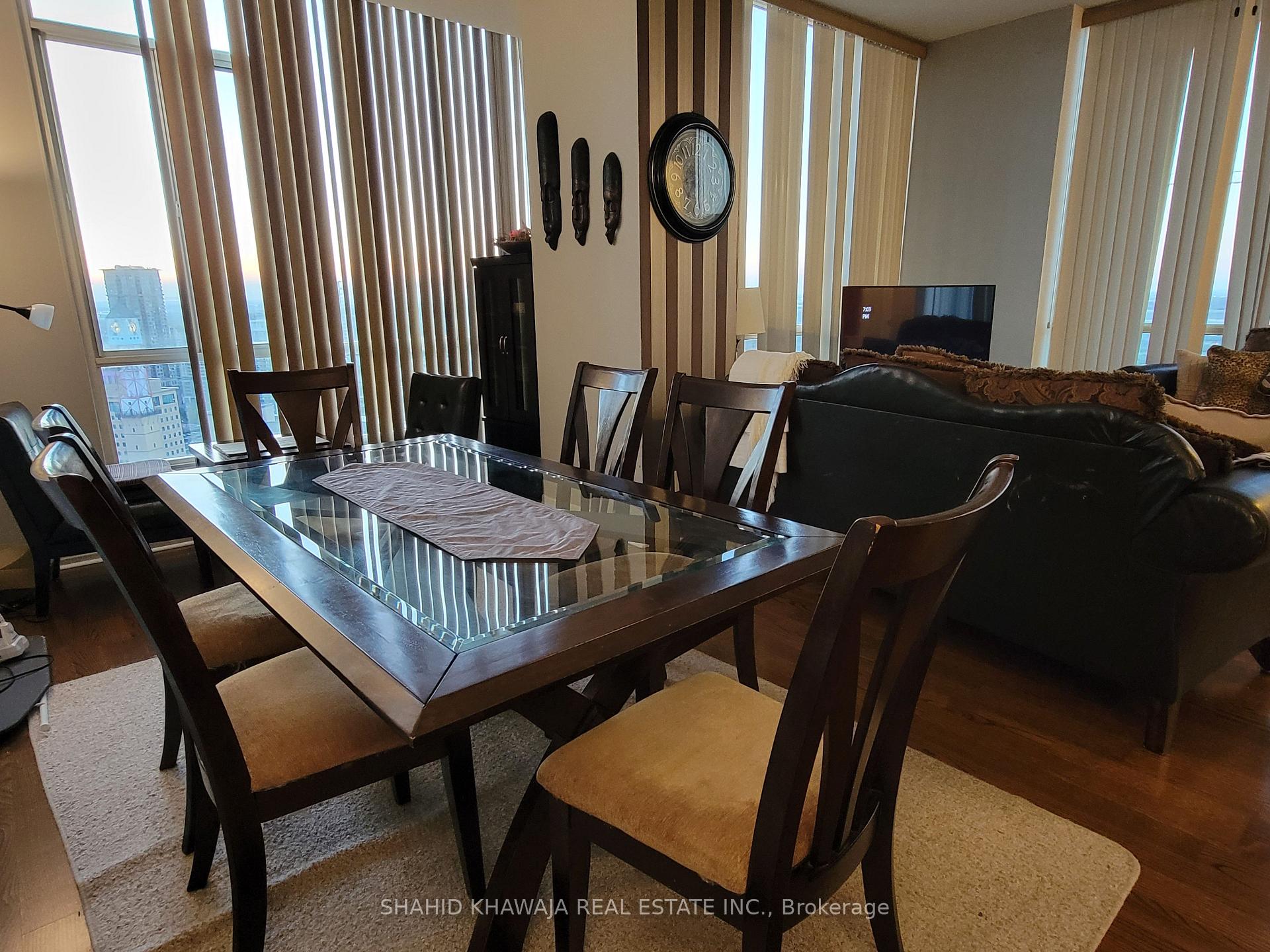 220 Burnhamthorpe Road W 3307