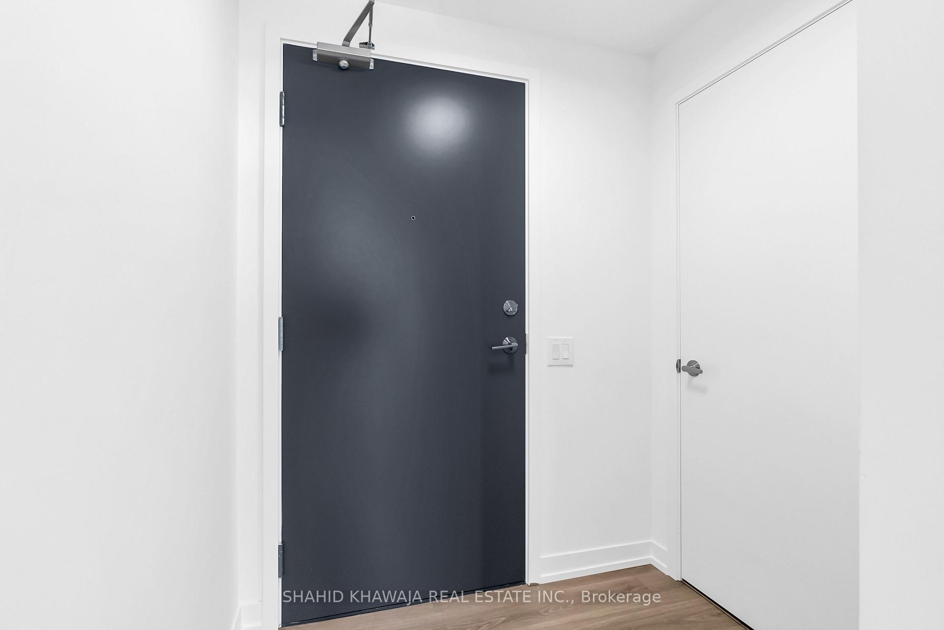 2485 Eglinton Avenue W 1415