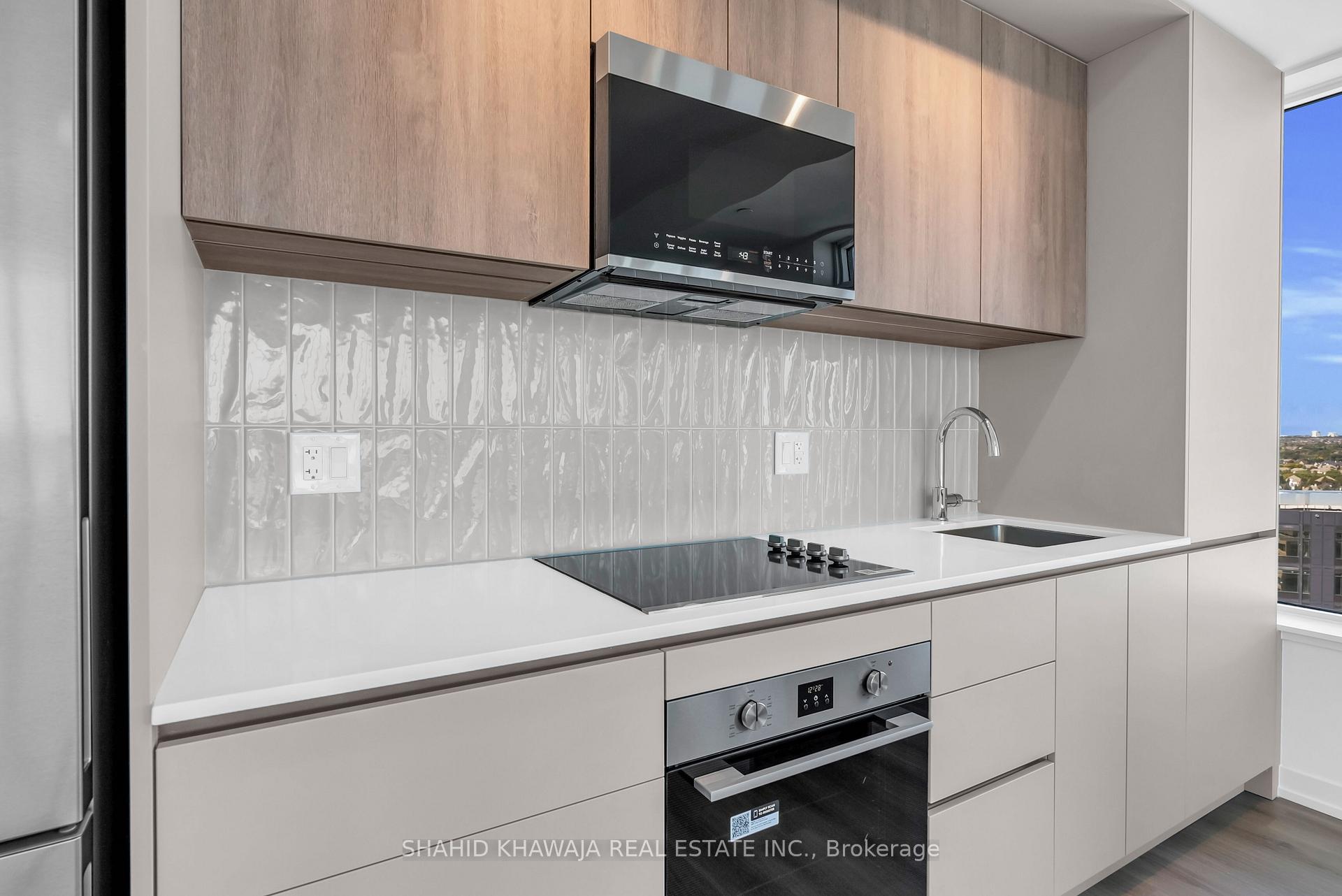 2485 Eglinton Avenue W 1415