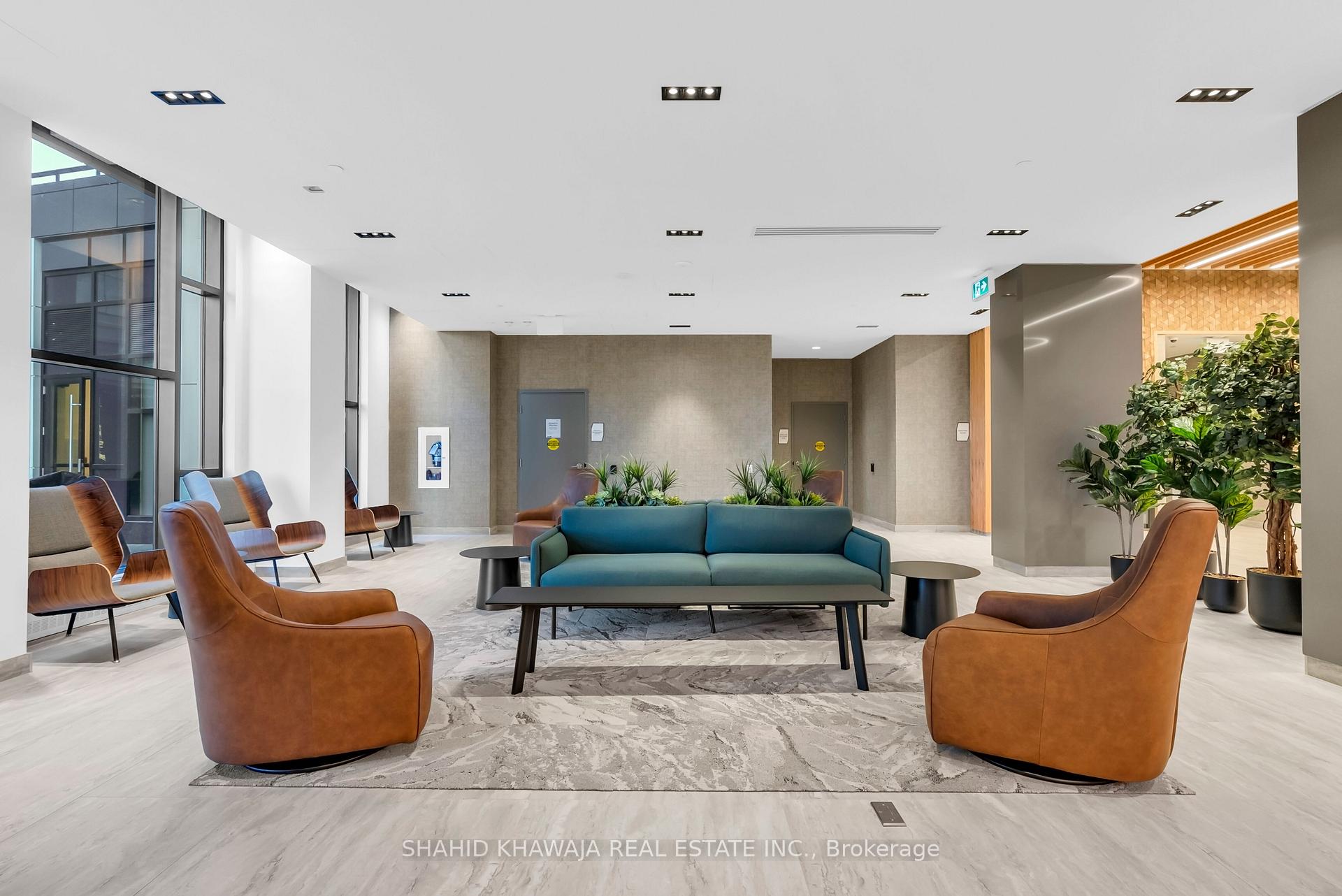 2485 Eglinton Avenue W 1415