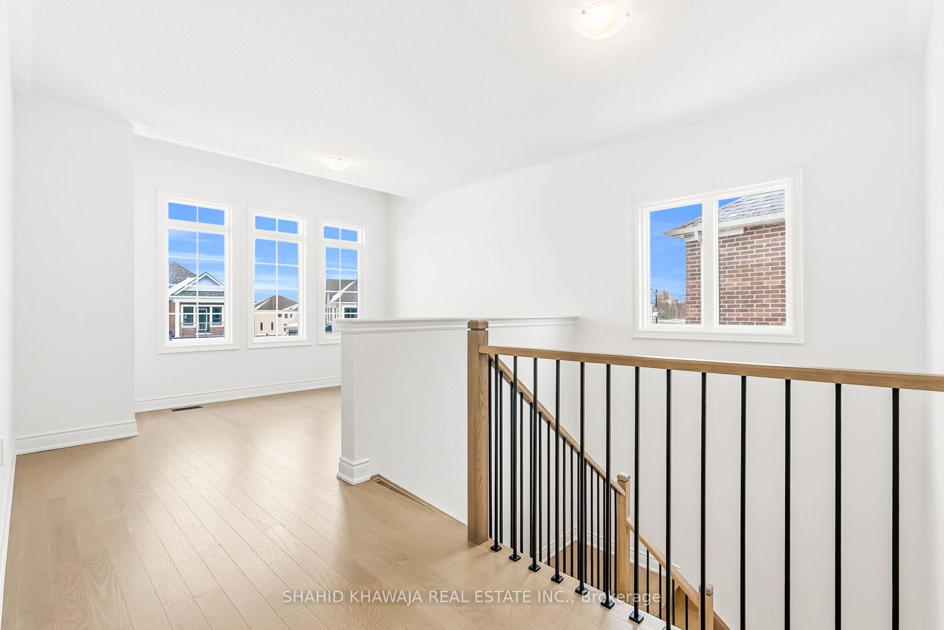 61 Circleview Crescent