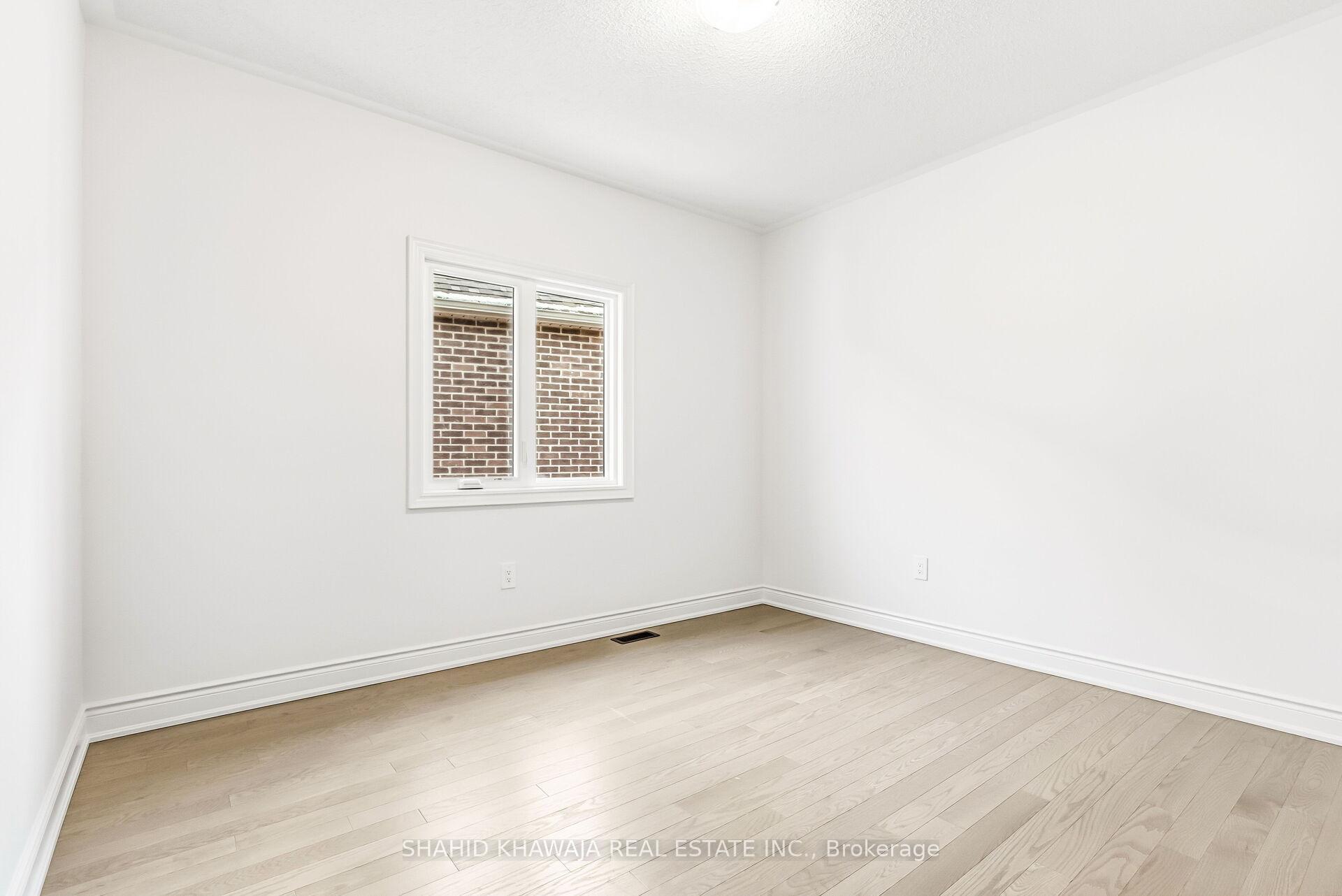 61 Circleview Crescent