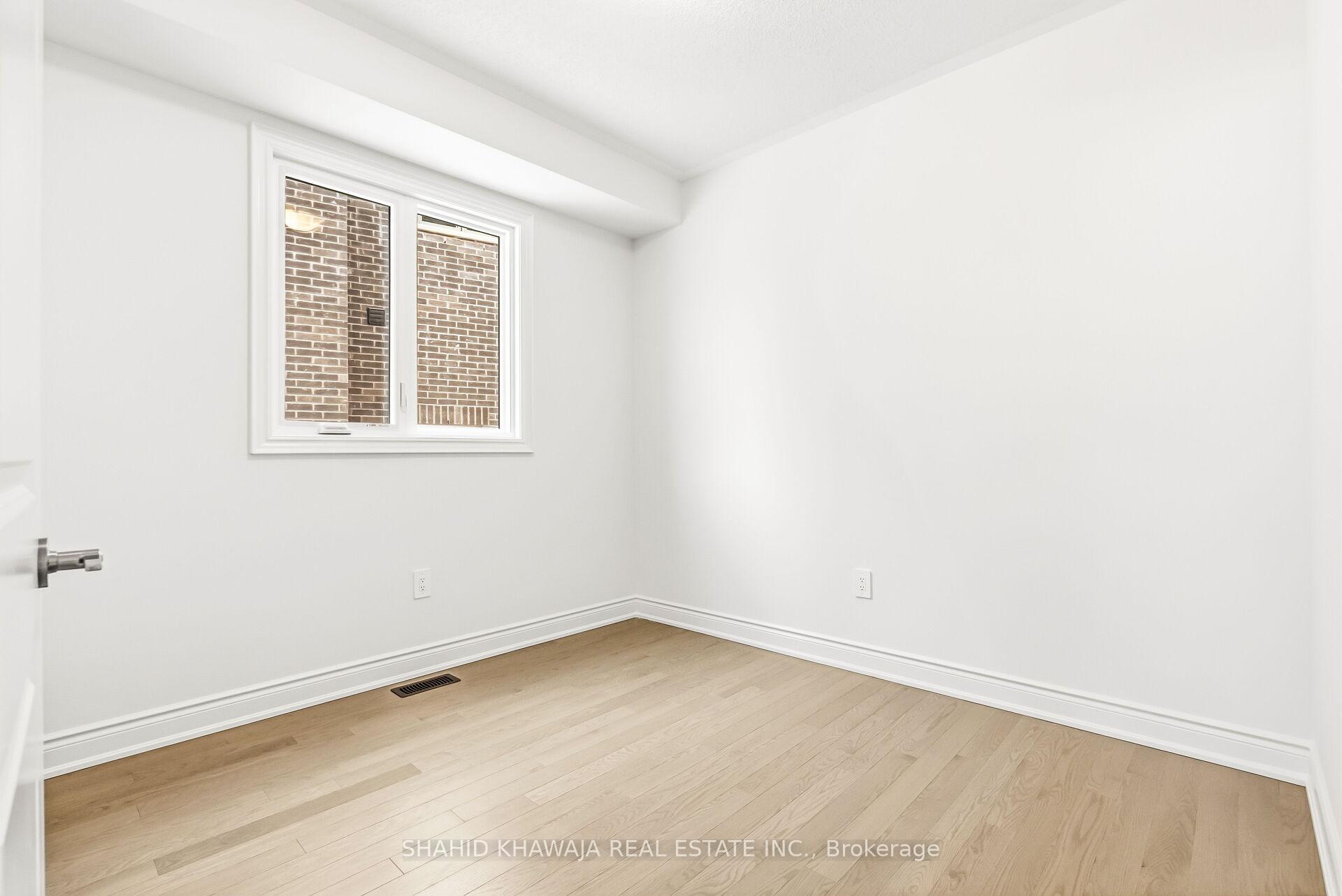 61 Circleview Crescent