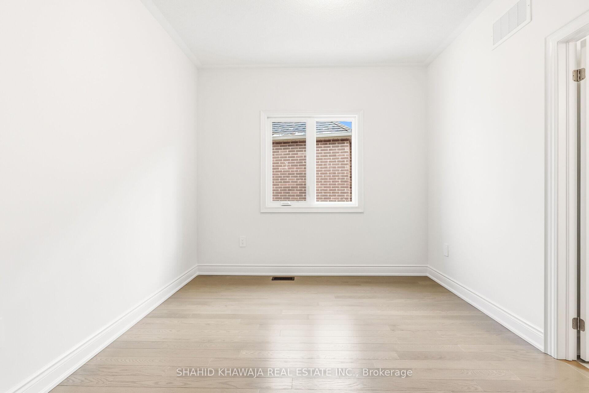 61 Circleview Crescent