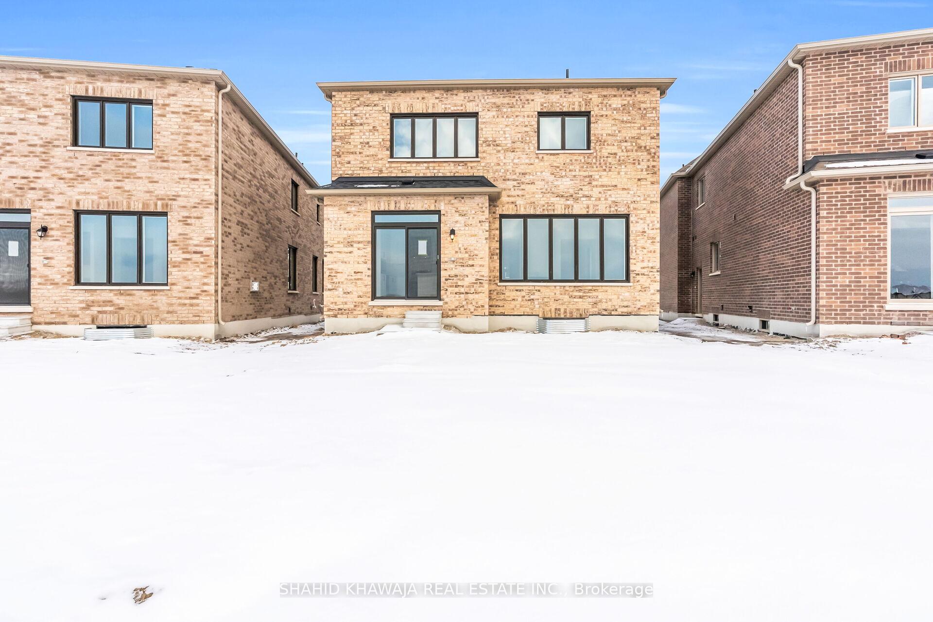 61 Circleview Crescent