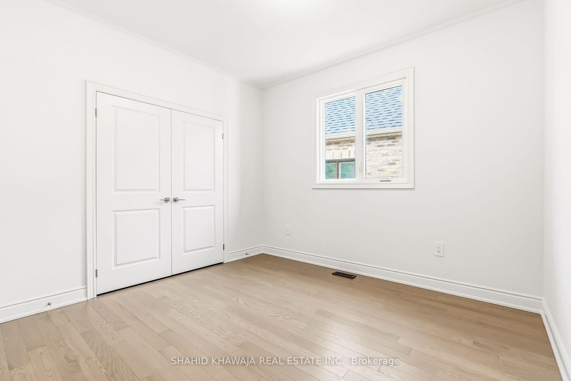 61 Circleview Crescent