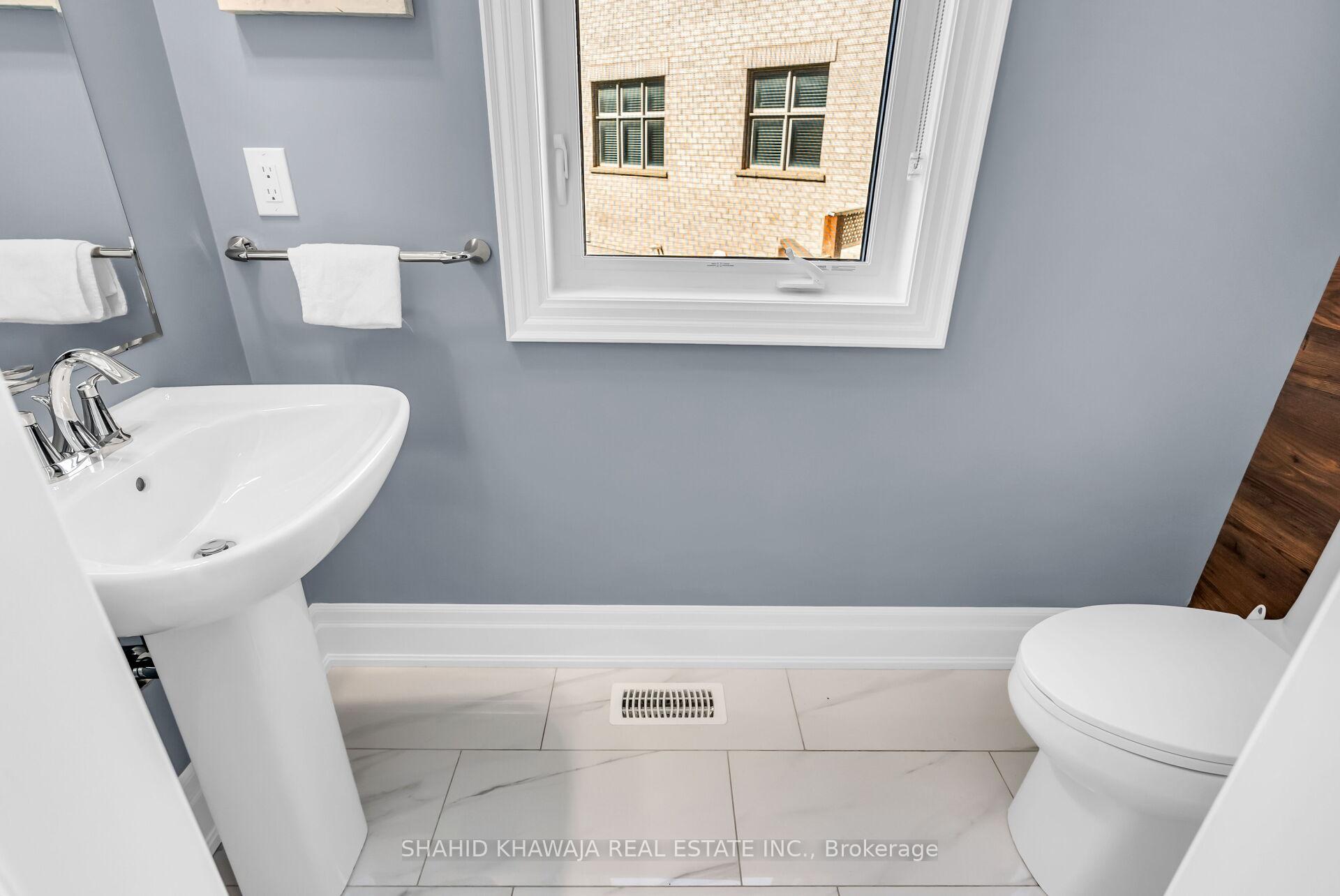 1417 Varelas Passage