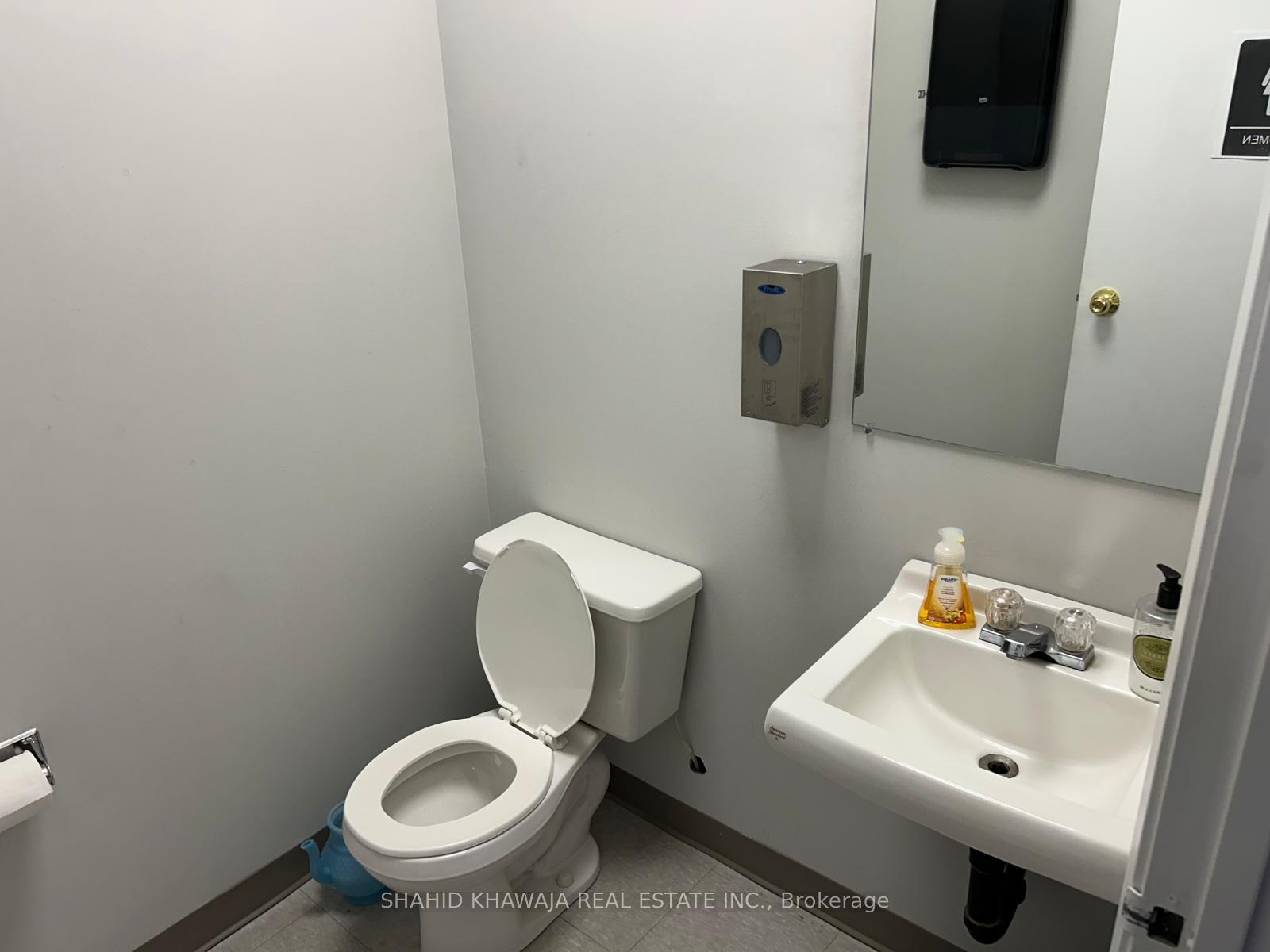 4060 Ridgeway Drive Unit 4