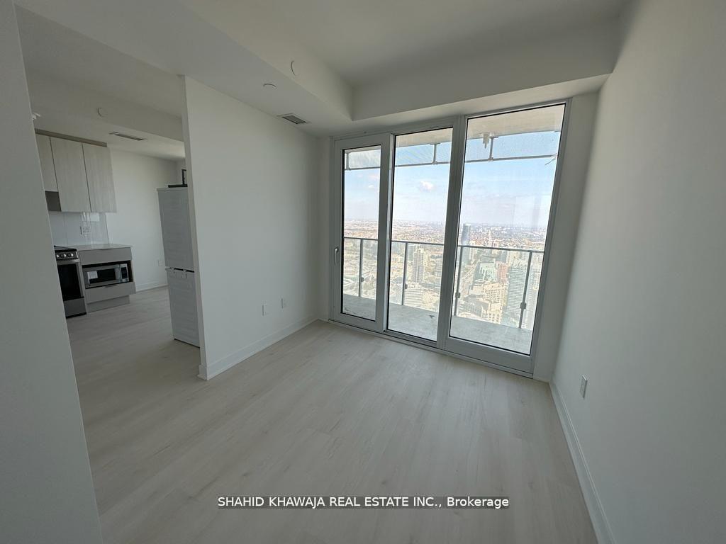 3900 Confederation Parkway 5702