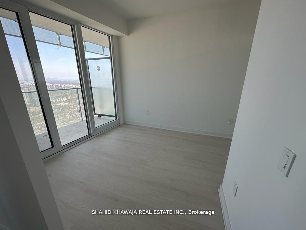 3900 Confederation Parkway 5702